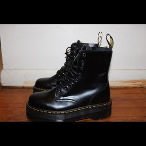 COPY - Dr Martens Winter boots